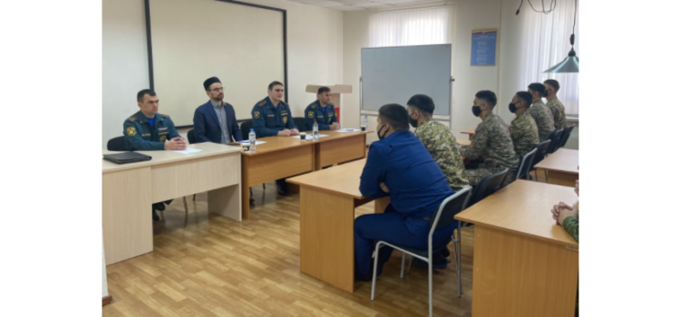 Встреча с курсантами академии МЧС гражданоской обороны в Новогорске